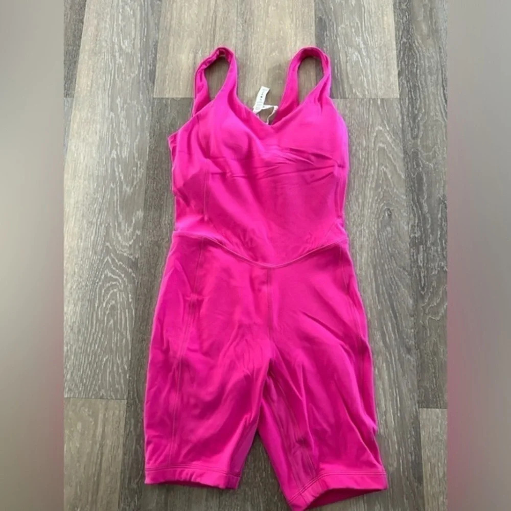 Lululemon Align Onesie‎ 8" Sonic Pink size 4